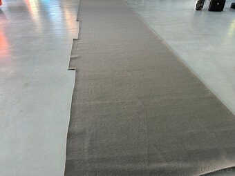 Koberec šedý - role 8,9 m x 2m - 5