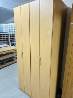 Šatní skříň – světlé dřevo - 5