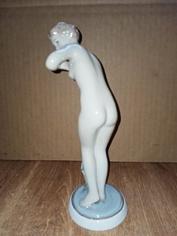 Dívka po koupeli s osuškou AKT ROYAL DUX- ART-DECO 24,5 cm t - 5