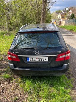 Mercedes Benz E250 2011 - 5