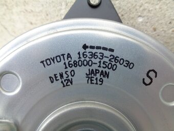 Toyota RAV4 2013 - 2016 originál motorek větráku chladiče - 5