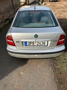 Náhradní Dily Škoda octavia 1 1,8i - 5