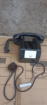 Starý telefon a příslušenství - 5