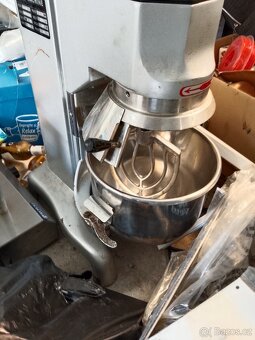 Okna , pípa , hnětač - 5