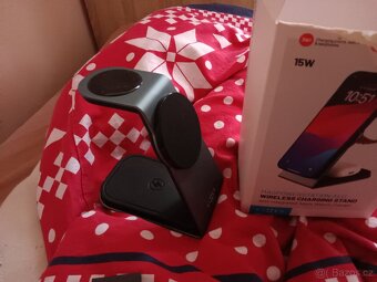 Prodám bezdrátový nabíjecí stojan fixed 3v1 - 5