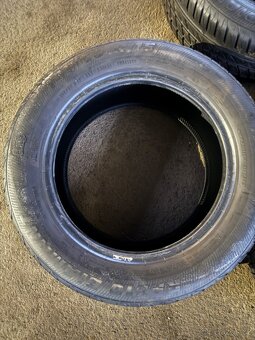 Pneu 195/60 r15 - 5