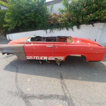 Škoda Felicia Cabrio rok 1960. KAROSERIE - 5