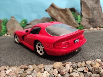 Prodám model 1:18 Dodge Viper GTS - 5