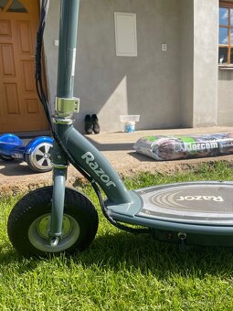 Elektrická koloběžka Razor e300s - 5