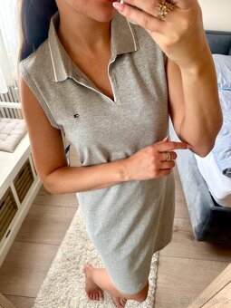 TOMMY HILFIGER ŠEDÉ LETNÍ ŠATY - 5