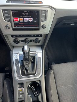 Volkswagen Passat Variant DSG bez registru - 5