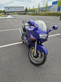 Kawasaki ZZR 600, r.v.1997 72 kW, najeto 38000 km, stk 10/27 - 5
