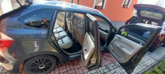 Prodám Hondu fr-v 2,2cdi 6 míst - 5
