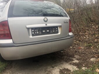 skoda Octavie 1,stříbrná , kombi ,náhradní dily - 5