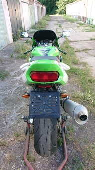 Kawasaki ZX7R - 5