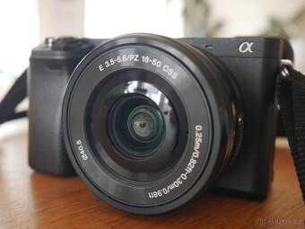 Sony Alpha A6400 + objektiv 16-50mm - 5