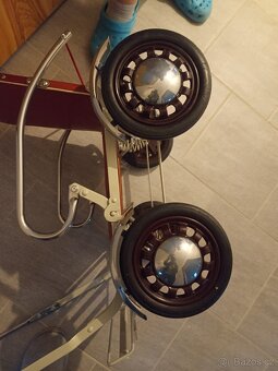 Velmi starý kočárek na panenky TDV - 5