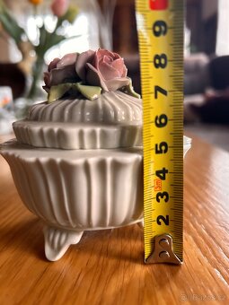 Starožitná dózička s růžemi - 5