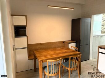 Pronájem bytu 2+1 70 m² s balkónem, ul. Musílkova, Praha - K - 5