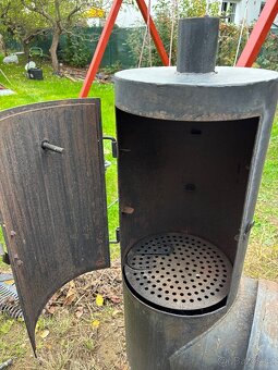 Gril s udírnou - lokomotiva - 5