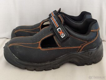 Boty černé pracovní vel.37 polobotky mokasíny kus 100,- - 5
