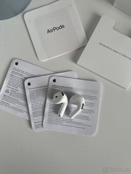 Apple AirPods 4 - 5