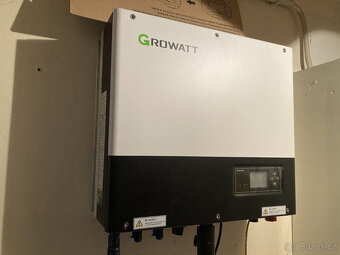Growatt SPH10000TL3 BH-UP 3PH hybridní invertor s úložištěm - 5