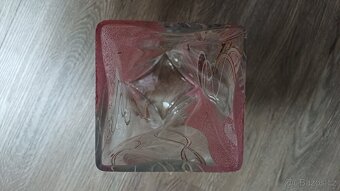 Skleněná váza s granátky - 5