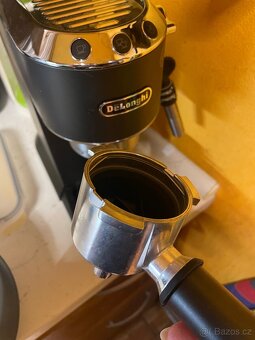Pákový kávovar Delonghi Dedica EC - 5