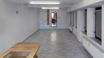 Pronájem obchodního prostoru, 31,3m2, Alej 17. listopadu, Ro - 5