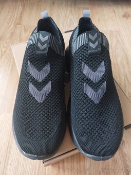 NOVÉ boty Hummel vel. 40... PC 899,- - 5