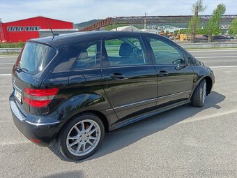 Mercedes B150 - 5