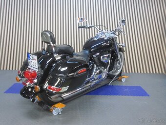 Suzuki VL 800 Intruder - 5