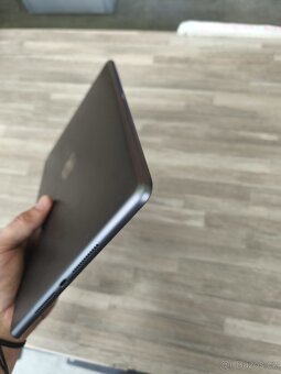 Apple iPad 7. generace 32GB Wi-Fi (A2197) – Space Gray - 5