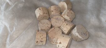 Korkové špunty nepoužité - 5