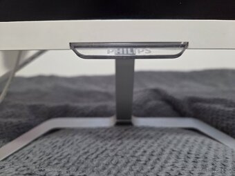 PLS LCD monitor Philips 246E7Q bílý - 5