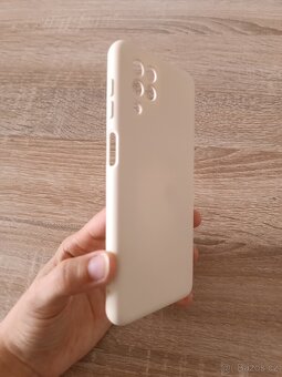 Kryt YIRSUR pro Samsung Galaxy M32 4G - 5