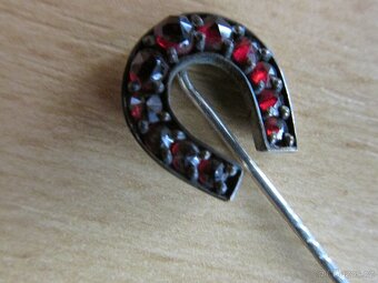 Granátová jehlice do kravaty - 5