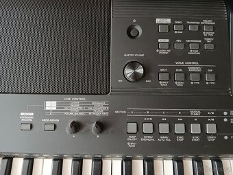 Klávesy Yamaha PSR E463 - 5