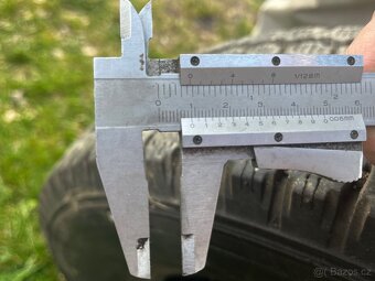 Prodám pneumatiky 4 kusy Bridgestone 185 R14 C - 5