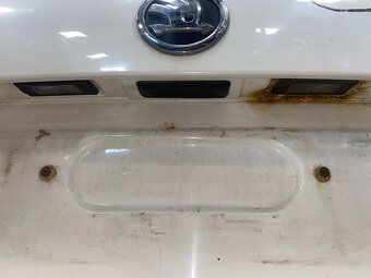 Páté dveře bílá barva LF9E Škoda Octavia 3 kombi r.v. 2014 - 5