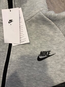 Šedá Nike TECH Fleece mikina - 5