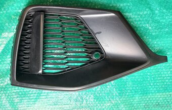 Krytka předního nárazníku AUDI A8 A6 Q7 Q8 - 5