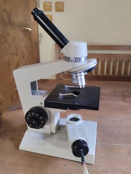 Monokulární mikroskop Meopta s podsvícením - 5