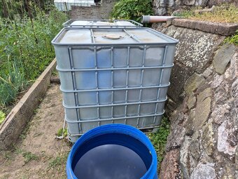 Prodám IBC kontejnery / nádrže na dešťovou vodu 1000l - 5