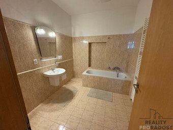 Pronájem stylového bytu 2+kk 76 m2 ul. Ostružnická, Olomouc - 5