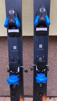 Prodám sjezdové lyže Salomon Stance 96,24/25 - 5