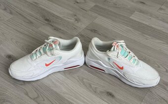 Dámské boty Nike Air Max Bolt v bílé barvě - 5