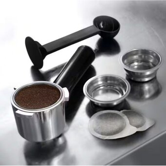 Pákový kávovar De'Longhi Dedica EC 685.M - 5