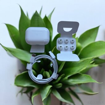 AirPods Pro (2. generace) MagSafe nabíjecí pouzdro USB-C - 5